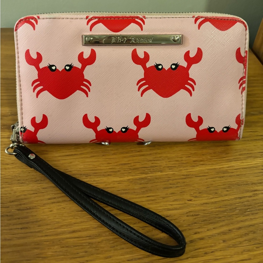 Betsey Johnson crab-themed wallet and wristlet pre loved slight wear - Picture 2 of 13